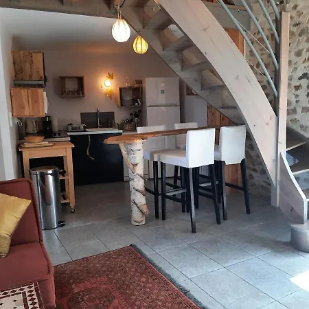 Holiday home Atypique Nature La Vieille-Brioude